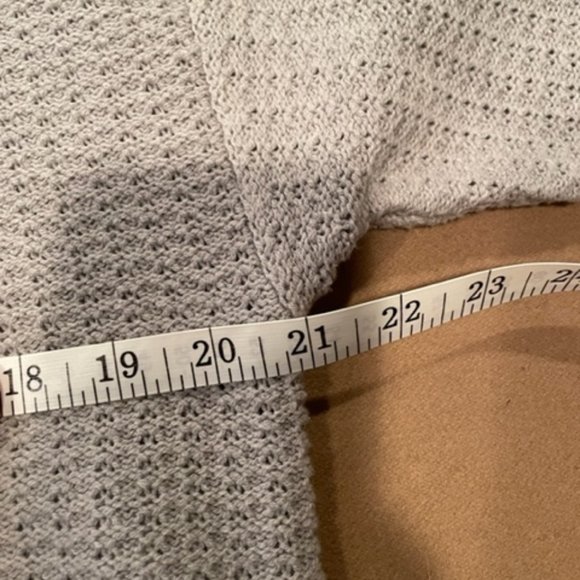 Abound Dusty Blue Cropped Sweater - Size Medium - Picture 10 of 11